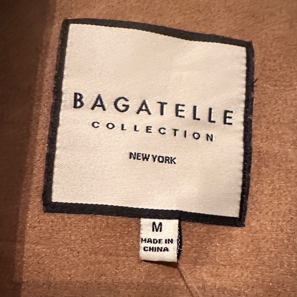 Bagatelle Faux Suede Shacket Jacket, New with Tags and comfy on. Size : M - Picture 7 of 10